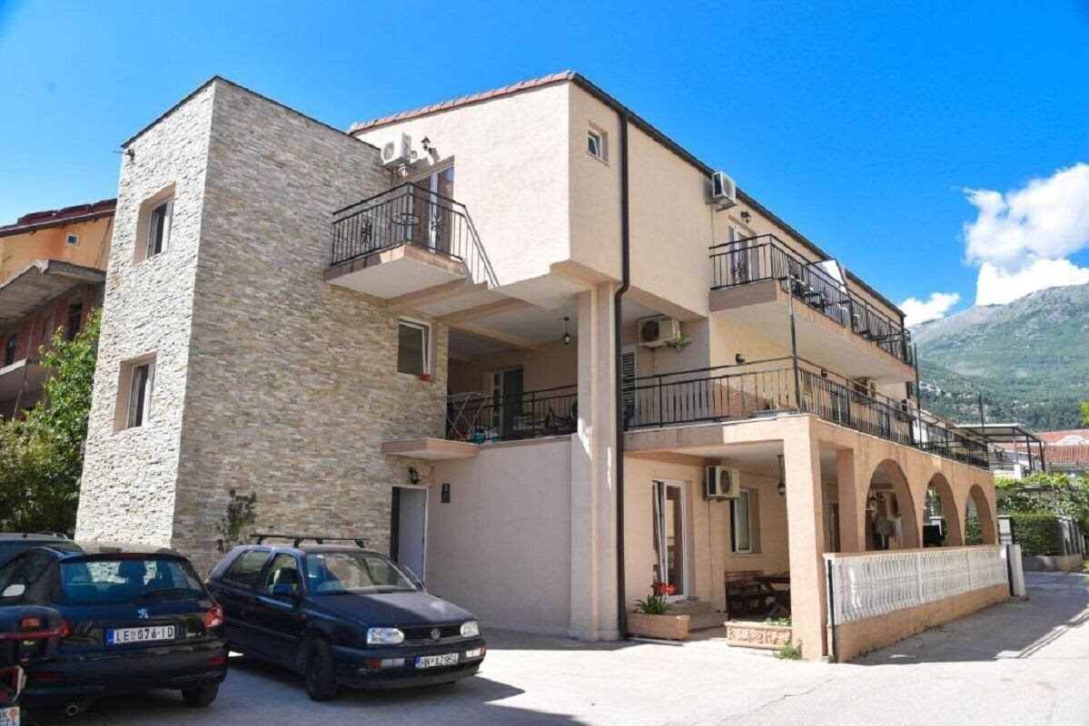 Готель Ksenija Apartments 3*